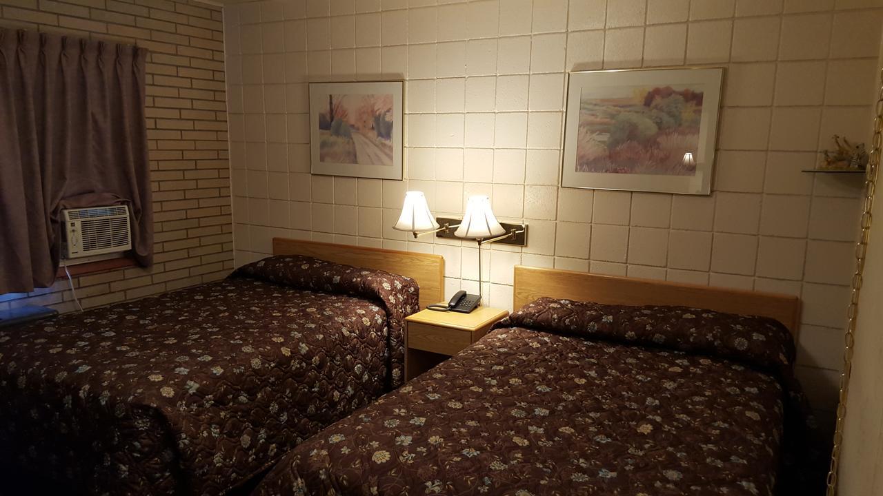 Safari Inn Motel Swift Current Buitenkant foto