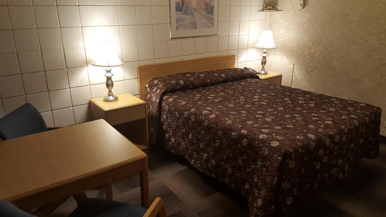 Safari Inn Motel Swift Current Buitenkant foto
